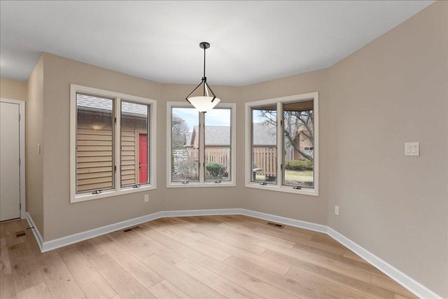 948 Cornwallis Lane, Munster, IN 46321