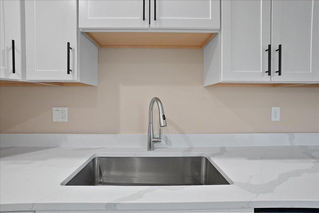 948 Cornwallis Lane, Munster, IN 46321