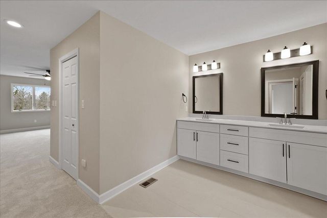 948 Cornwallis Lane, Munster, IN 46321