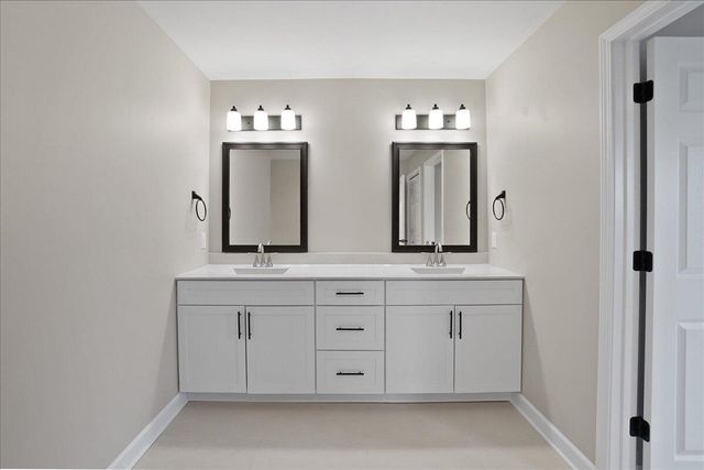 948 Cornwallis Lane, Munster, IN 46321