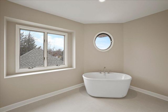 948 Cornwallis Lane, Munster, IN 46321