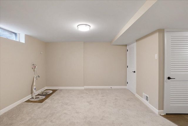 948 Cornwallis Lane, Munster, IN 46321