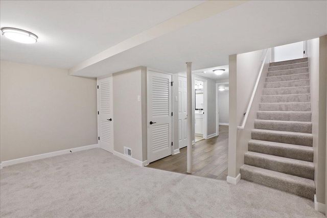 948 Cornwallis Lane, Munster, IN 46321