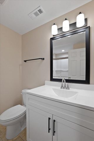 948 Cornwallis Lane, Munster, IN 46321