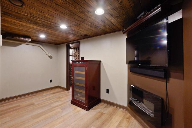 948 Cornwallis Lane, Munster, IN 46321