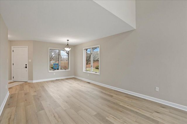 948 Cornwallis Lane, Munster, IN 46321