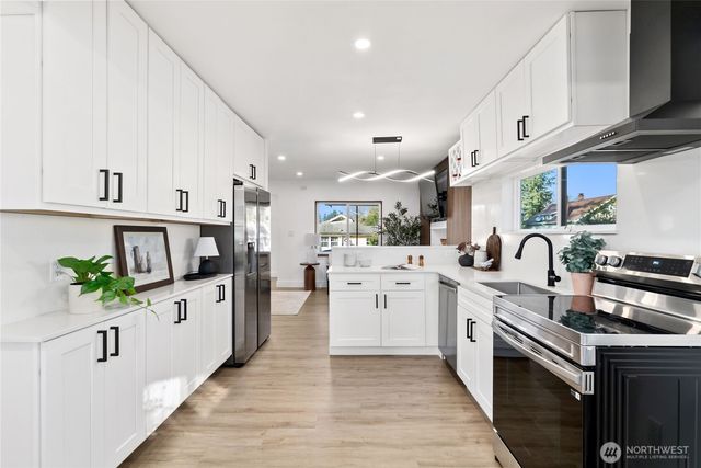 1239 S Verde Street, Tacoma, WA 98405