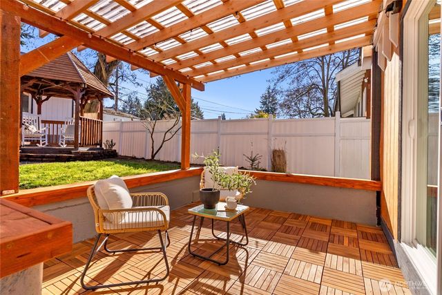 1239 S Verde Street, Tacoma, WA 98405