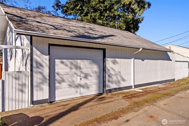 1239 S Verde Street, Tacoma, WA 98405