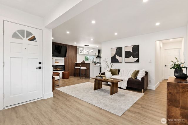 1239 S Verde Street, Tacoma, WA 98405