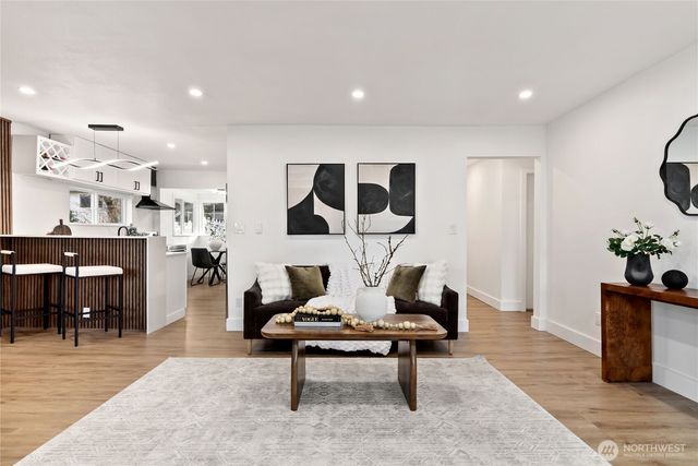 1239 S Verde Street, Tacoma, WA 98405