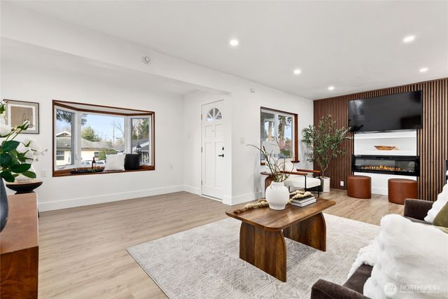 1239 S Verde Street, Tacoma, WA 98405