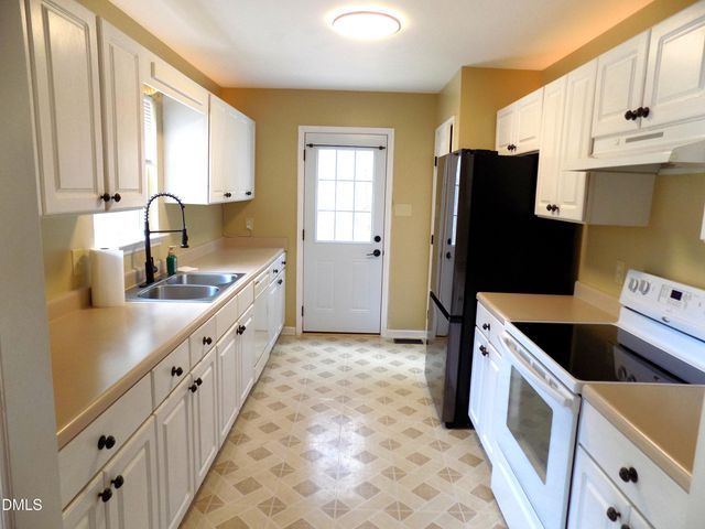 105 Whistlers Cove, Louisburg, NC 27549