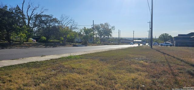 813 Toepperwein, Converse, TX 78109