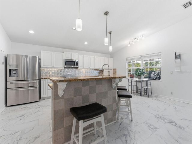 6640 WINDING OAK DRIVE, Tampa, FL 33625