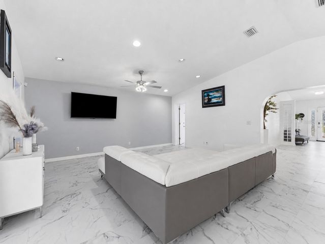 6640 WINDING OAK DRIVE, Tampa, FL 33625