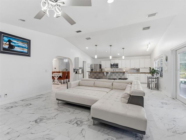 6640 WINDING OAK DRIVE, Tampa, FL 33625