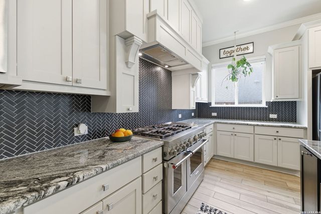 4111 Andito, San Antonio, TX 78261