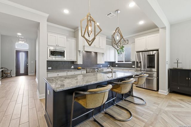 4111 Andito, San Antonio, TX 78261