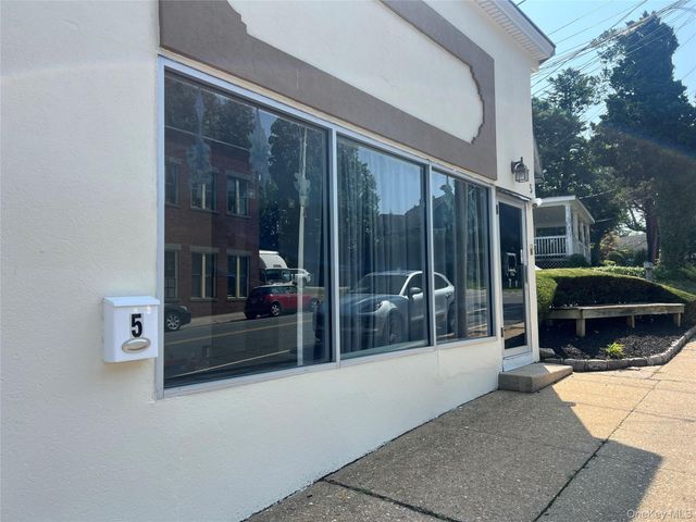 2-8 A Forest Avenue 5, Glen Cove, NY 11542
