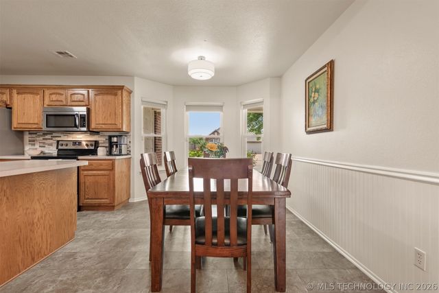1413 W 118th Street S, Jenks, OK 74037
