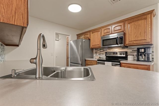 1413 W 118th Street S, Jenks, OK 74037