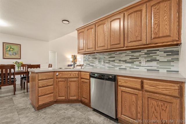 1413 W 118th Street S, Jenks, OK 74037