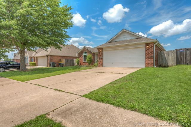 1413 W 118th Street S, Jenks, OK 74037