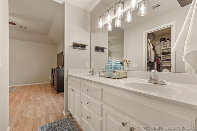 1413 W 118th Street S, Jenks, OK 74037