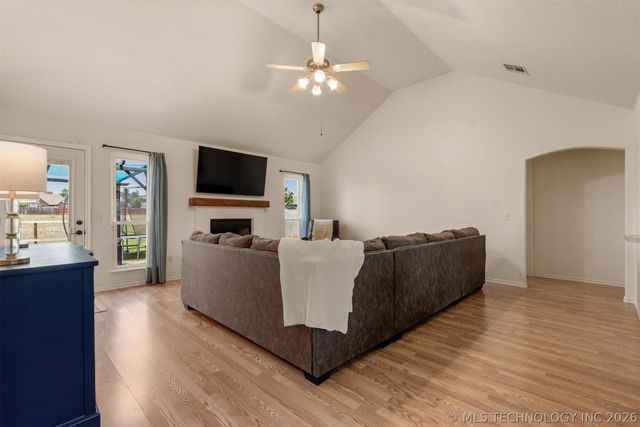 1413 W 118th Street S, Jenks, OK 74037