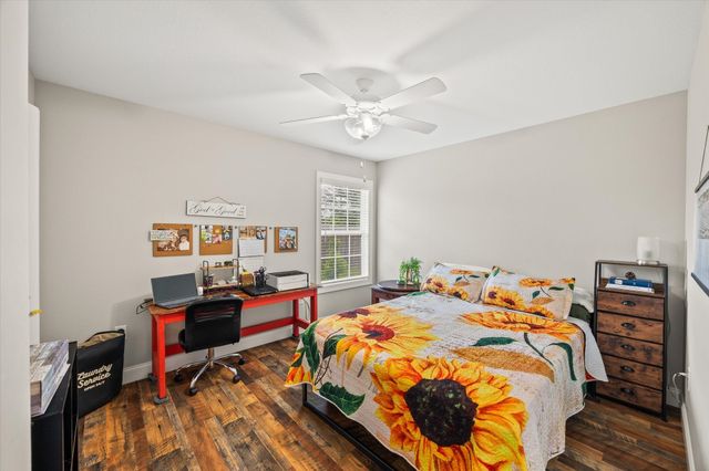 60 Sky View Meadow Dr, Crossville, TN 38555