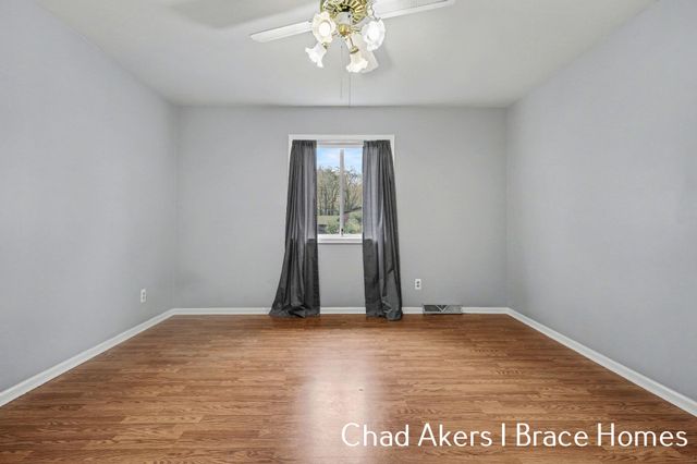5912 Leisure South Drive SE, Grand Rapids, MI 49548