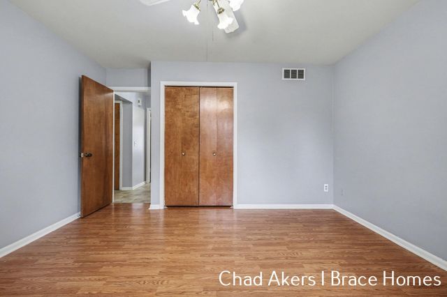 5912 Leisure South Drive SE, Grand Rapids, MI 49548