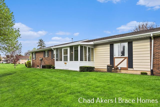 5912 Leisure South Drive SE, Grand Rapids, MI 49548