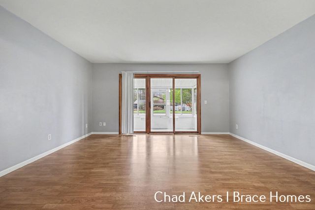 5912 Leisure South Drive SE, Grand Rapids, MI 49548