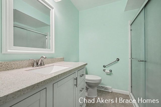 5912 Leisure South Drive SE, Grand Rapids, MI 49548