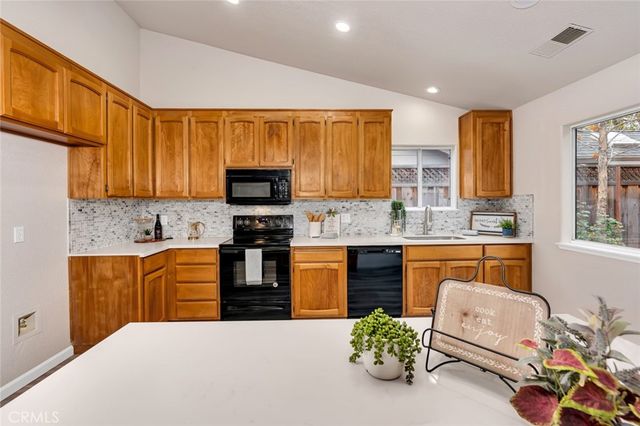 744 Bluff, Los Banos, CA 93635