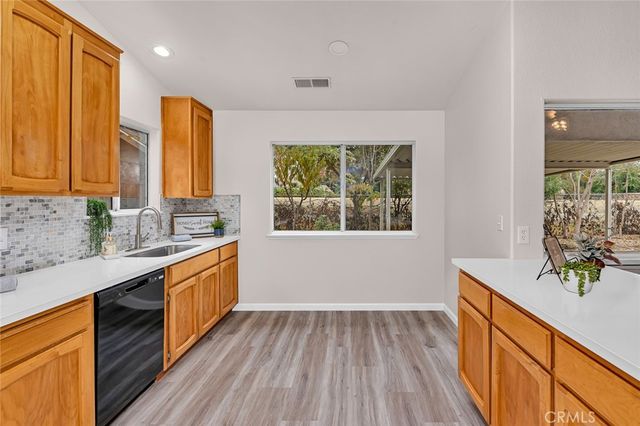 744 Bluff, Los Banos, CA 93635