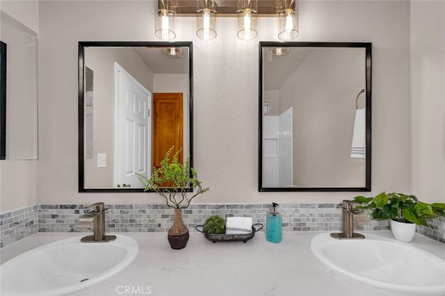 744 Bluff, Los Banos, CA 93635