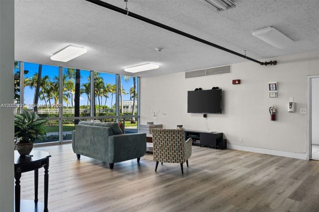 2655 Collins Ave 2302, Miami Beach, FL 33140