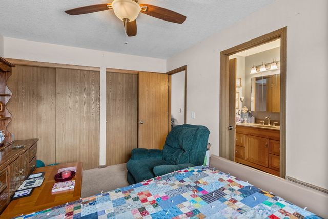 3305 Covington Drive, Davenport, IA 52806