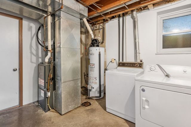 3305 Covington Drive, Davenport, IA 52806