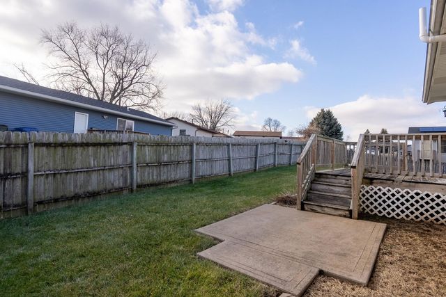 3305 Covington Drive, Davenport, IA 52806