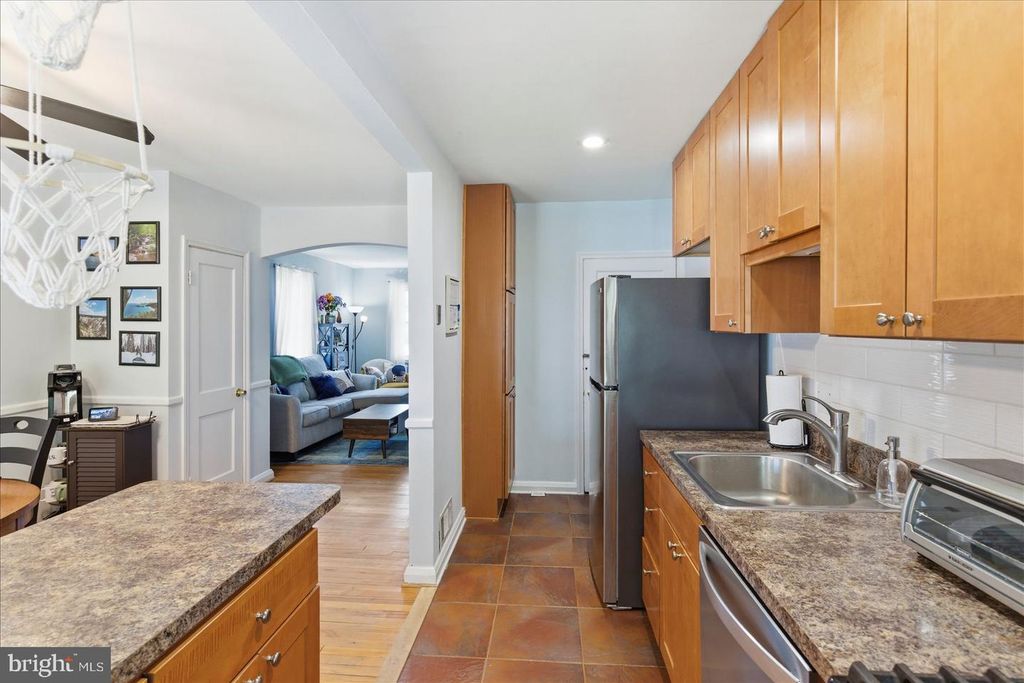 Image 10 of property listing at 8336 EDGEDALE RD, Baltimore, MD 21234