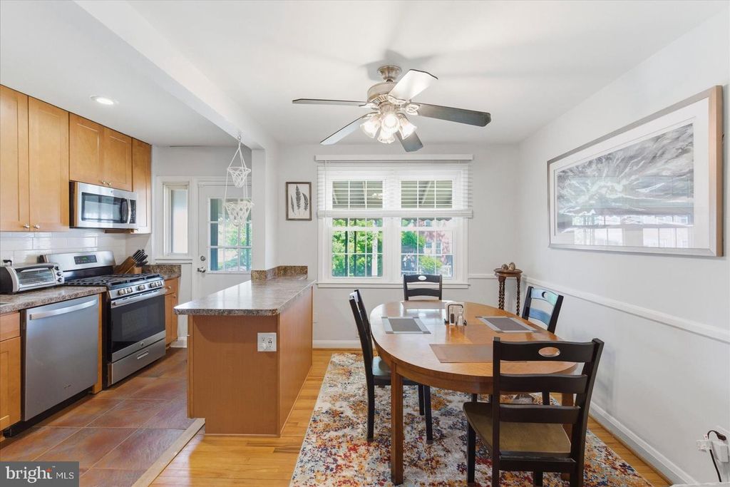 Image 15 of property listing at 8336 EDGEDALE RD, Baltimore, MD 21234