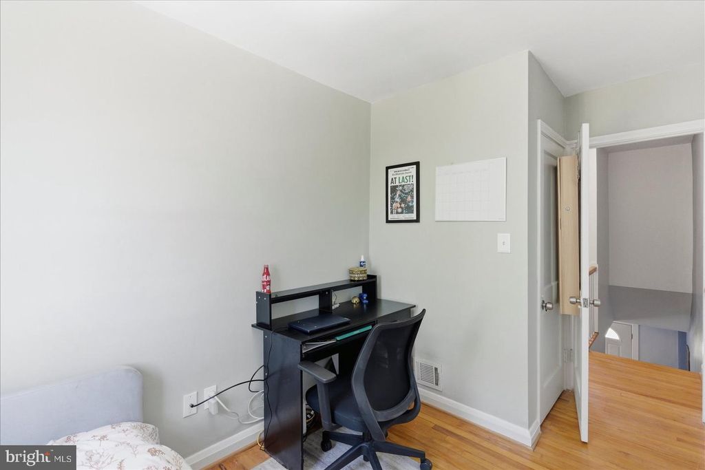 Image 26 of property listing at 8336 EDGEDALE RD, Baltimore, MD 21234