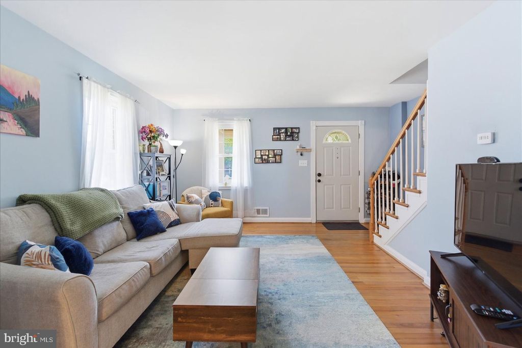 Image 5 of property listing at 8336 EDGEDALE RD, Baltimore, MD 21234