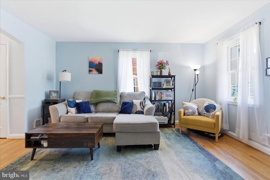 Image 6 of property listing at 8336 EDGEDALE RD, Baltimore, MD 21234