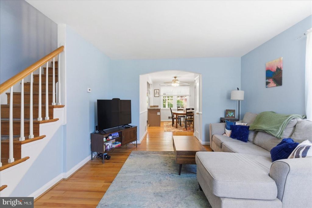 Image 8 of property listing at 8336 EDGEDALE RD, Baltimore, MD 21234
