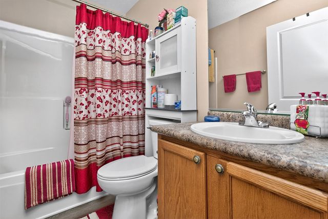 3060 SW Sharmin Lane, Ankeny, IA 50023